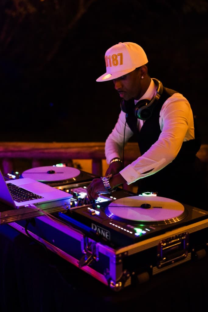 DJ187 focused at the turntables